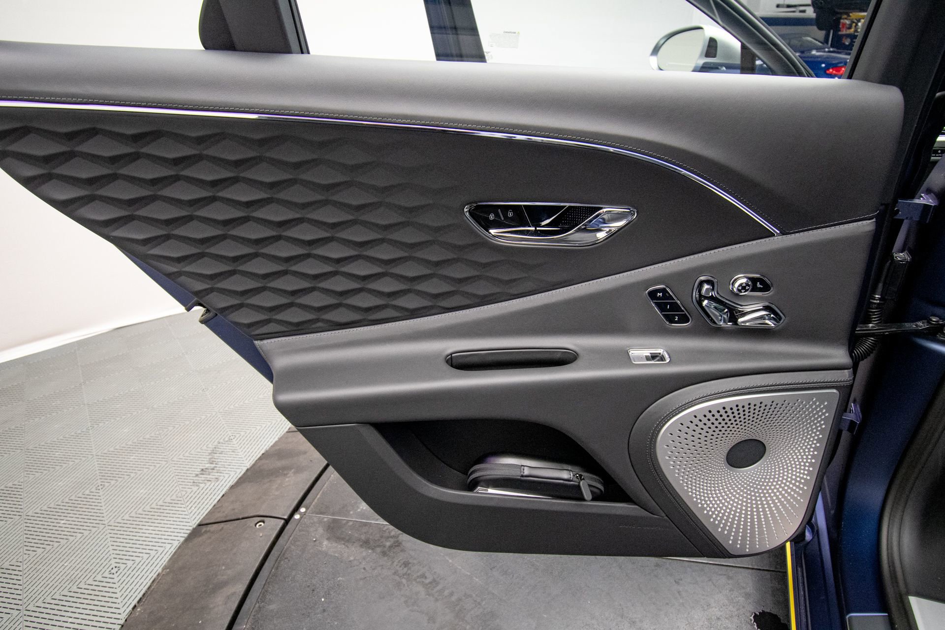 New 2026 Bentley Flying Spur Plug-In Hybrid AWD/4WD image 53