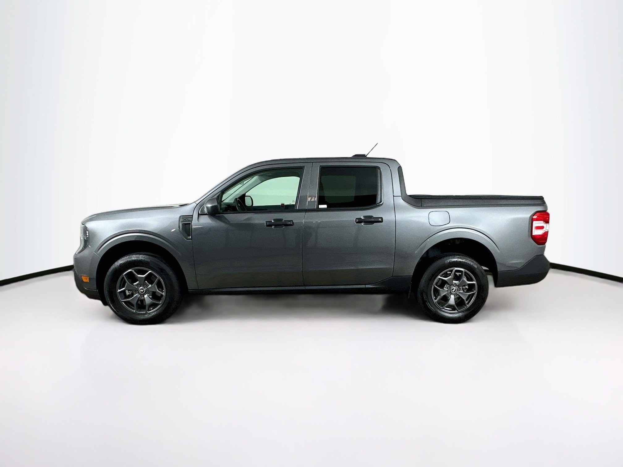 Used 2025 Ford Maverick XL FWD image 4