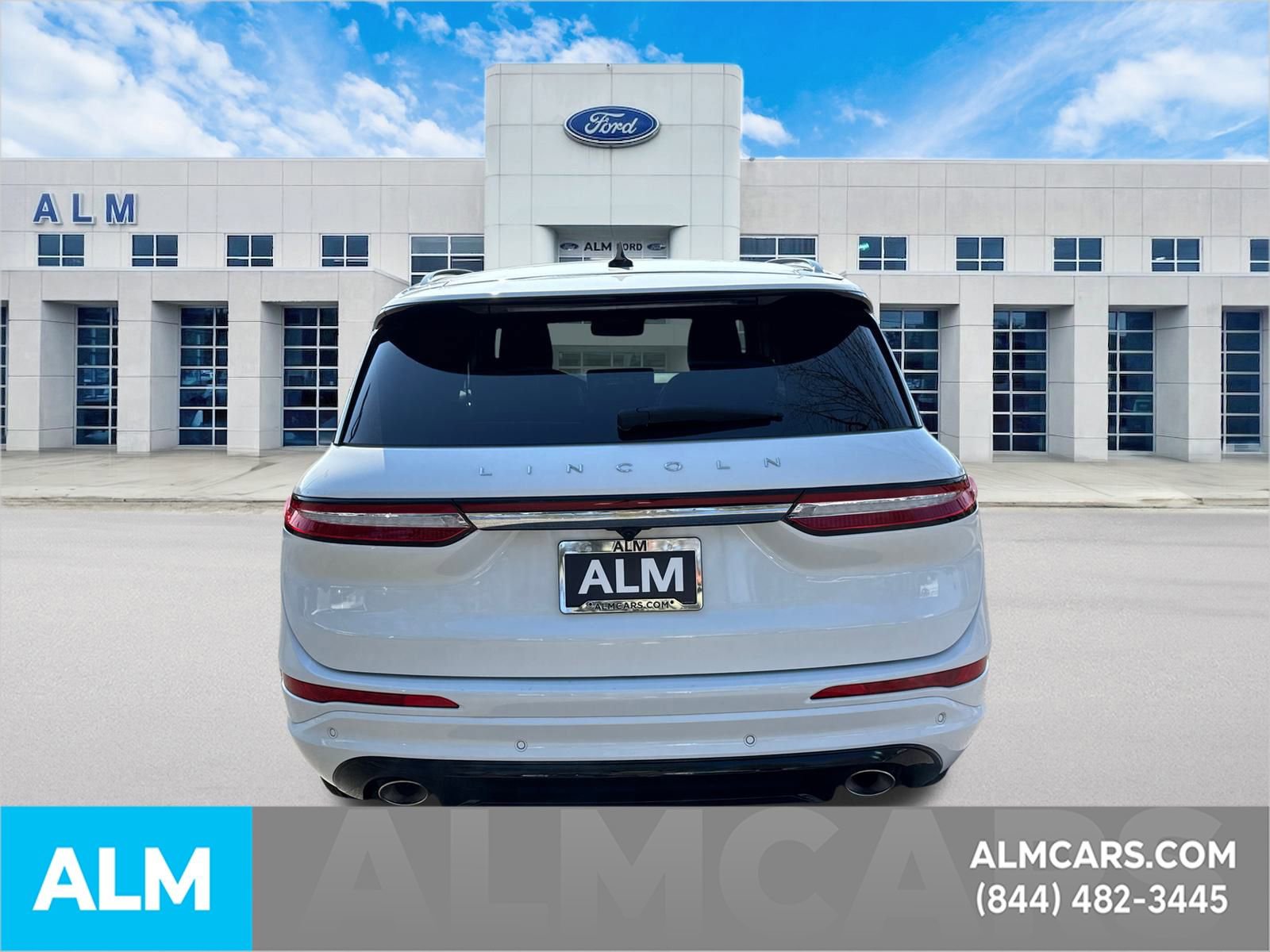 Used 2024 Lincoln Corsair Reserve w/ Jet Appearance Package image 6