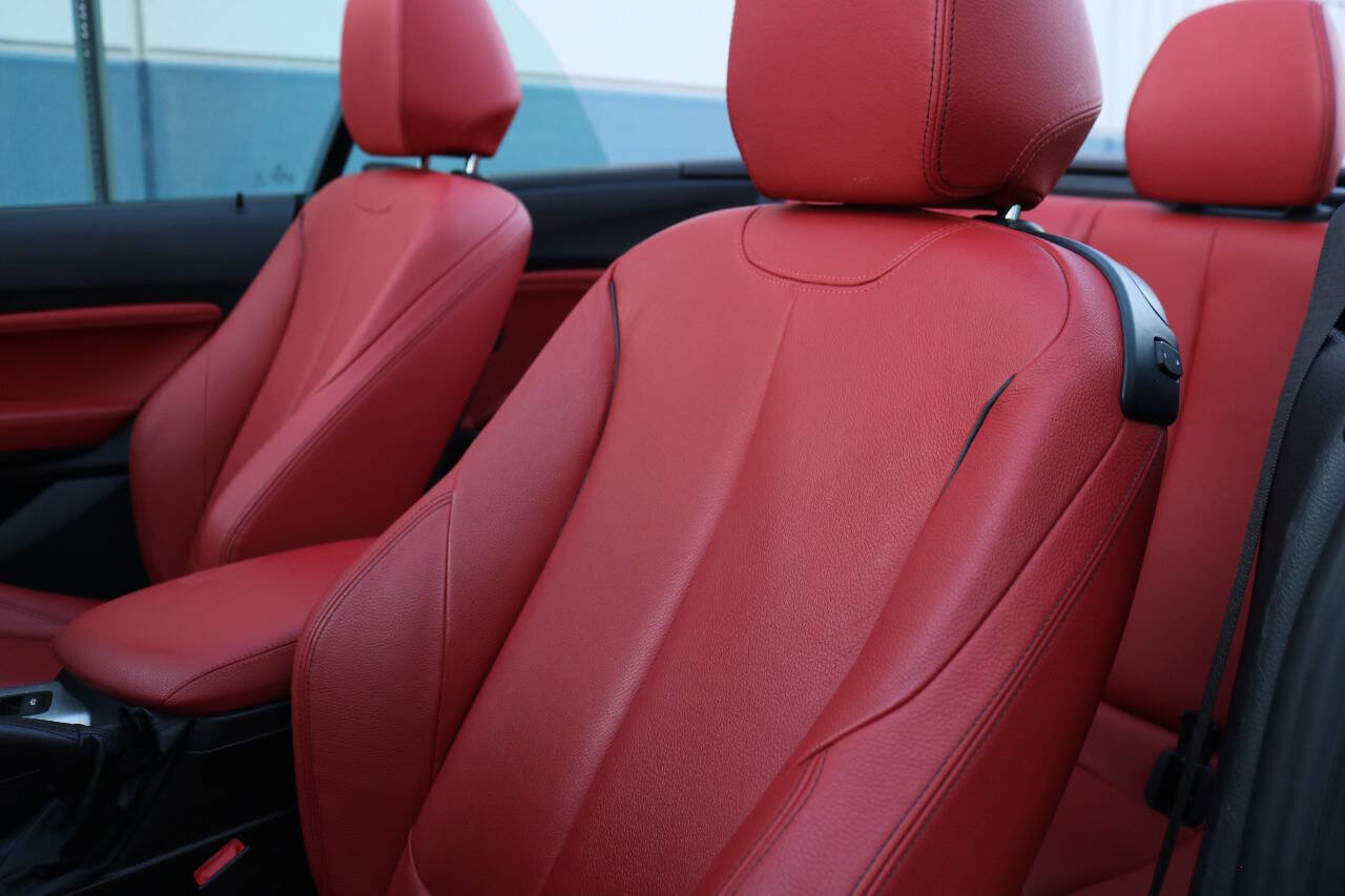 Used 2015 BMW M235i Convertible image 37