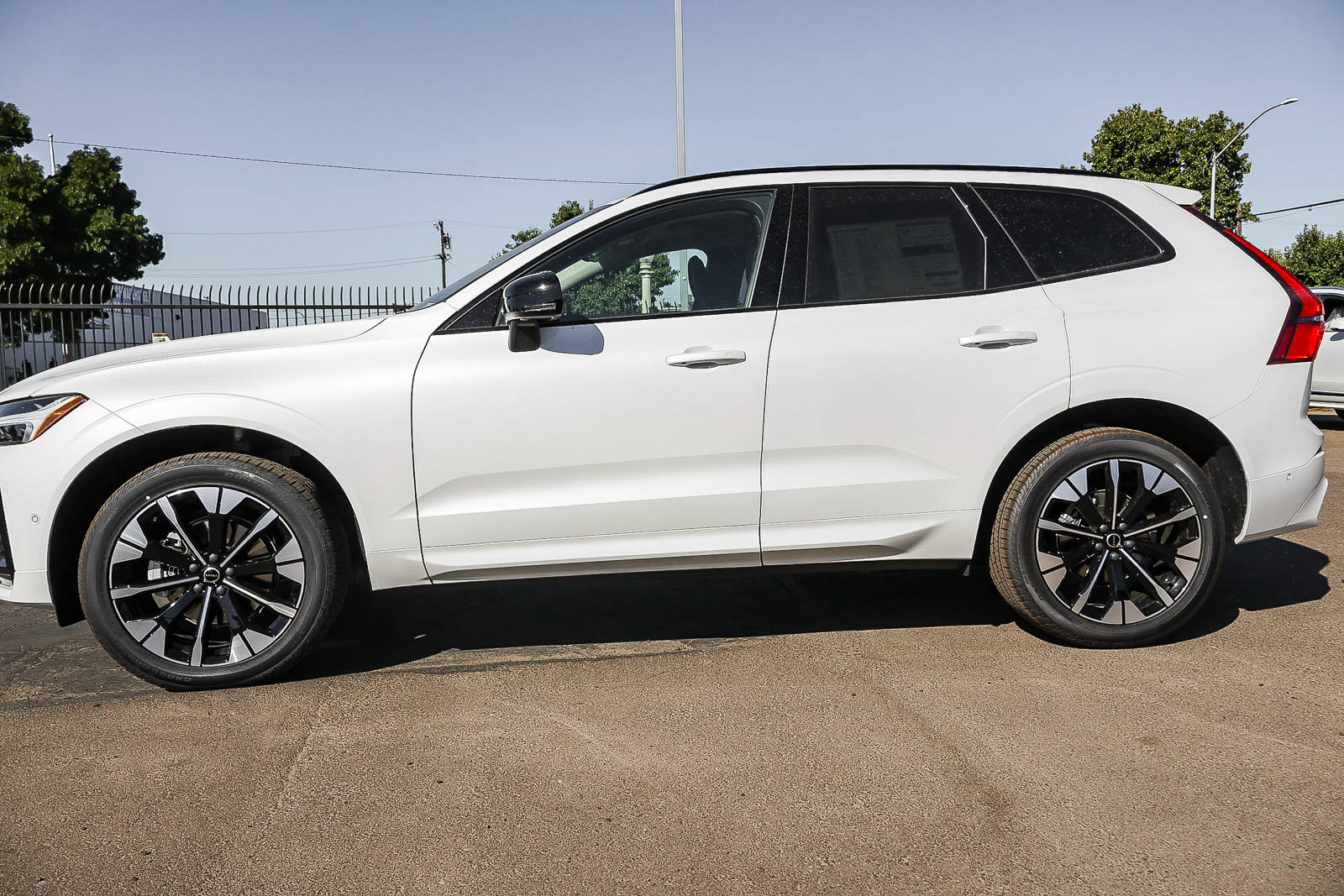 New 2026 Volvo XC60 B5 Plus w/ Climate Package AWD/4WD image 8