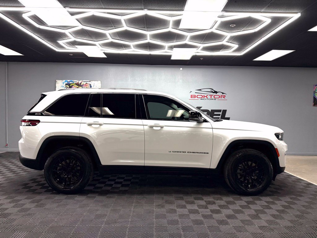 Used 2022 Jeep Grand Cherokee Limited 4xe AWD/4WD image 16