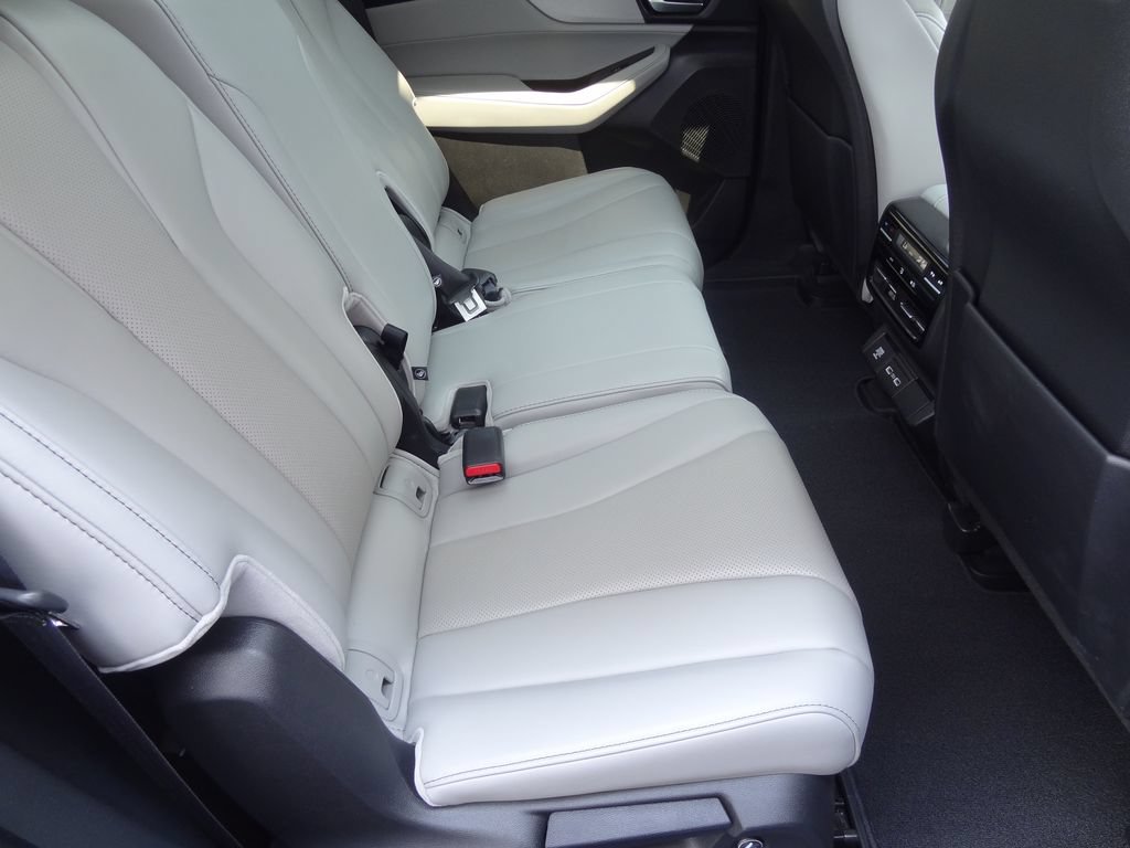 Used 2024 Acura MDX w/ Technology Package FWD image 13
