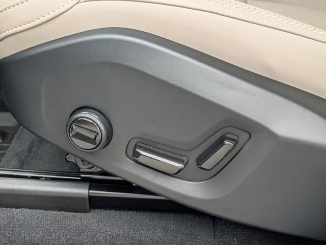 New 2026 Volvo XC90 B5 Core w/ Protection Package image 21