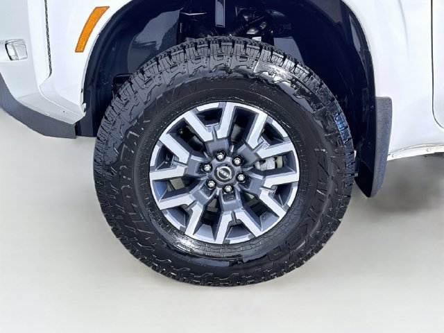 Used 2022 Nissan Frontier SV AWD/4WD image 30