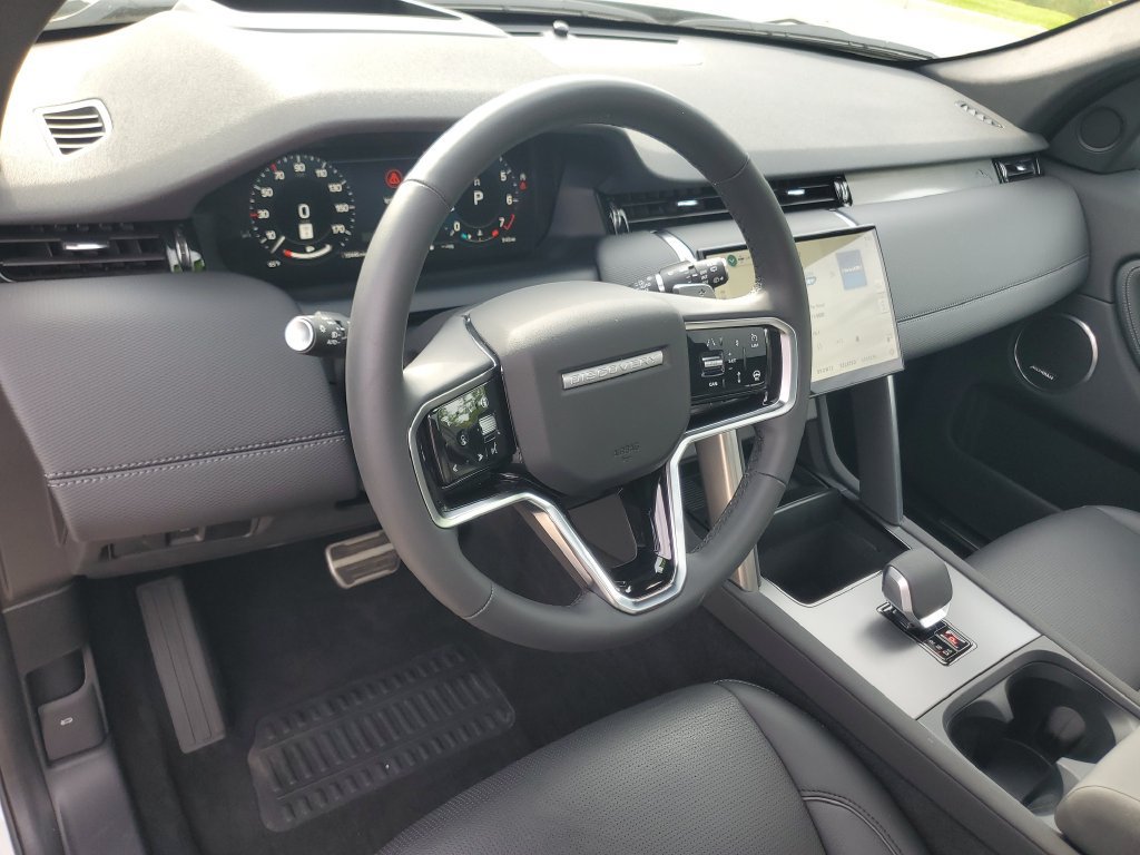 Used 2026 Land Rover Discovery Sport Landmark AWD/4WD image 15