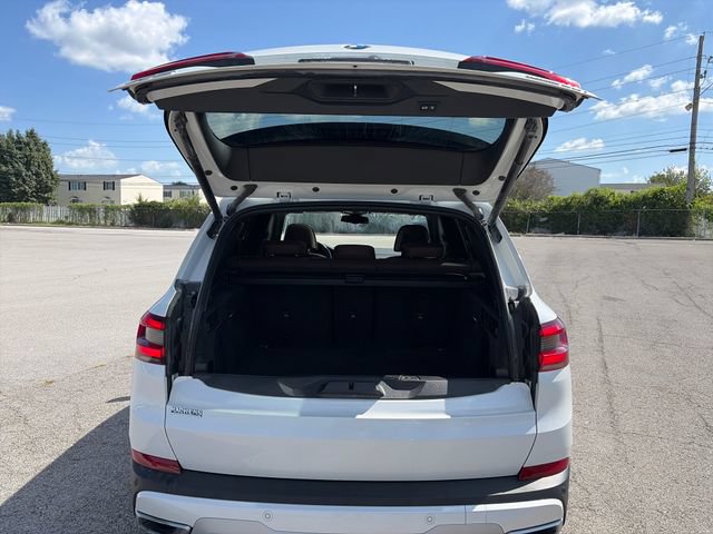 Used 2022 BMW X5 xDrive40i w/ Executive Package AWD/4WD image 42