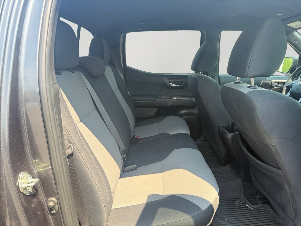 Used 2021 Toyota Tacoma TRD Sport AWD/4WD image 12