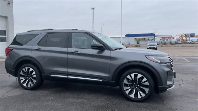 Used 2025 Ford Explorer Platinum w/ LUX Leather Package image 3