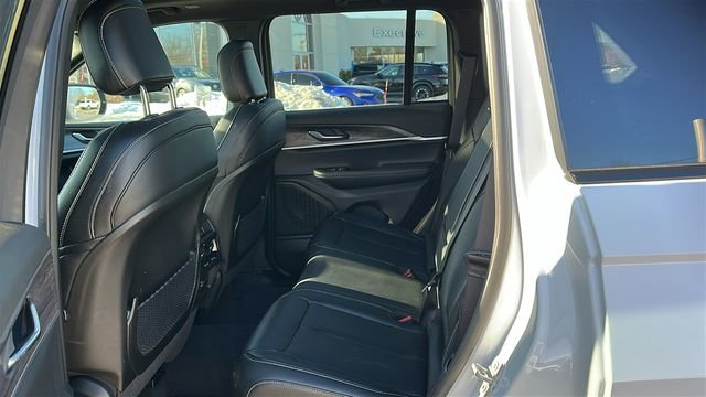 Used 2024 Jeep Grand Cherokee Limited image 23