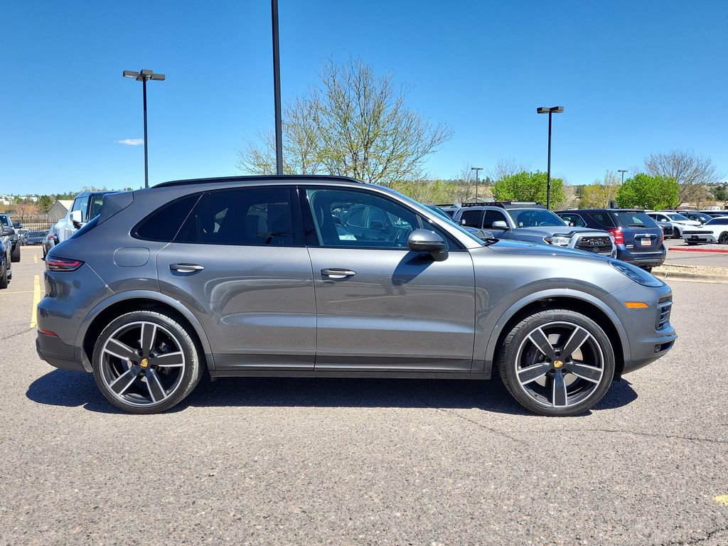 Used 2021 Porsche Cayenne AWD/4WD image 2