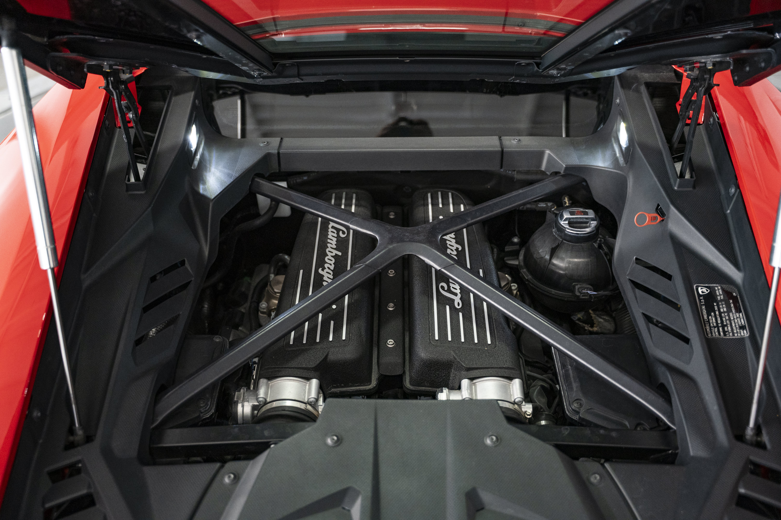 Used 2020 Lamborghini Huracan EVO AWD/4WD image 45