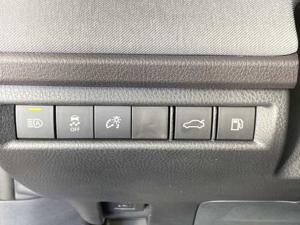 Used 2026 Toyota Camry LE FWD image 14