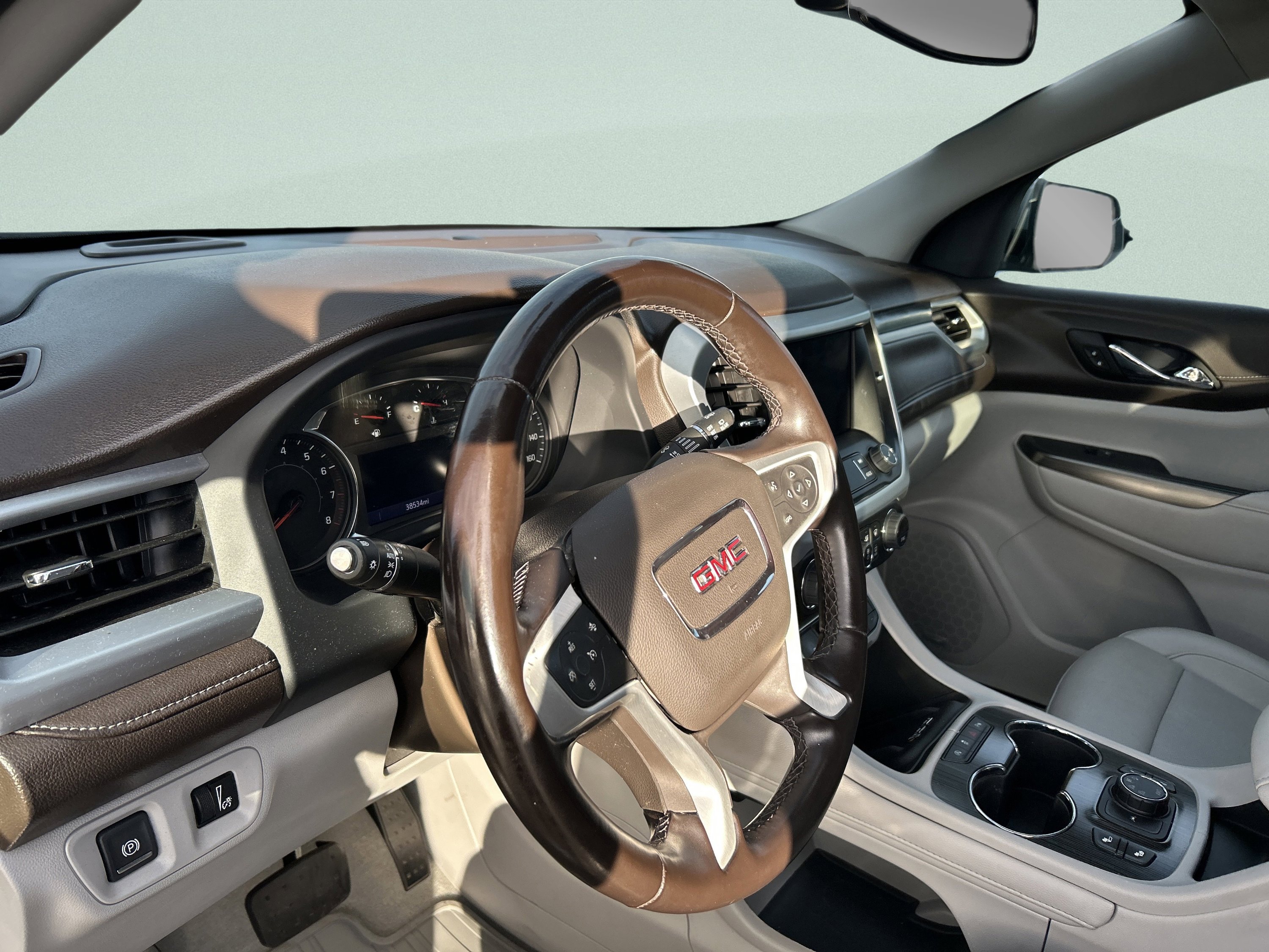 Used 2023 GMC Acadia SLT image 11