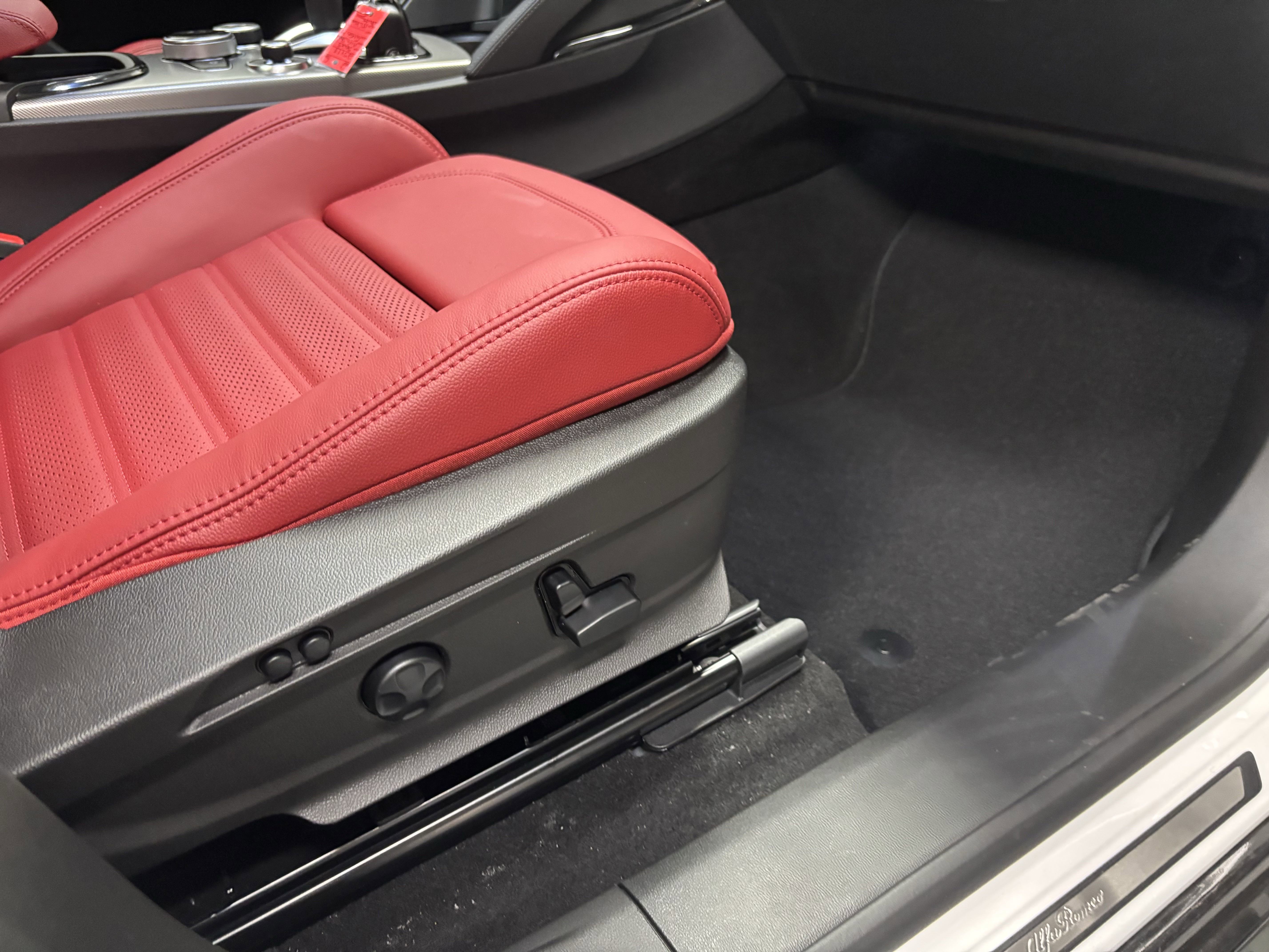 New 2025 Alfa Romeo Stelvio Sprint w/ Veloce Package image 8