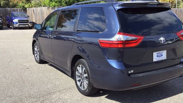 Used 2020 Toyota Sienna XLE image 7