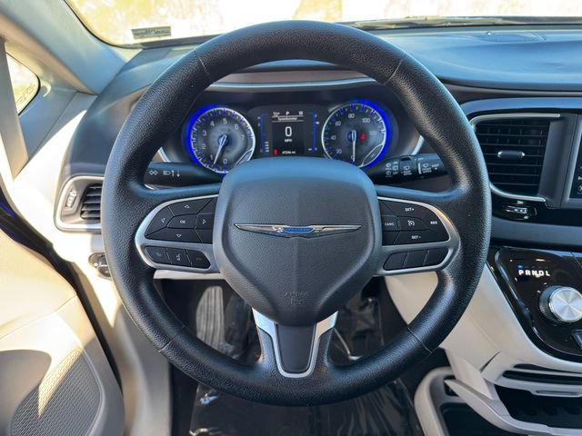 Used 2019 Chrysler Pacifica Touring Plus FWD image 23
