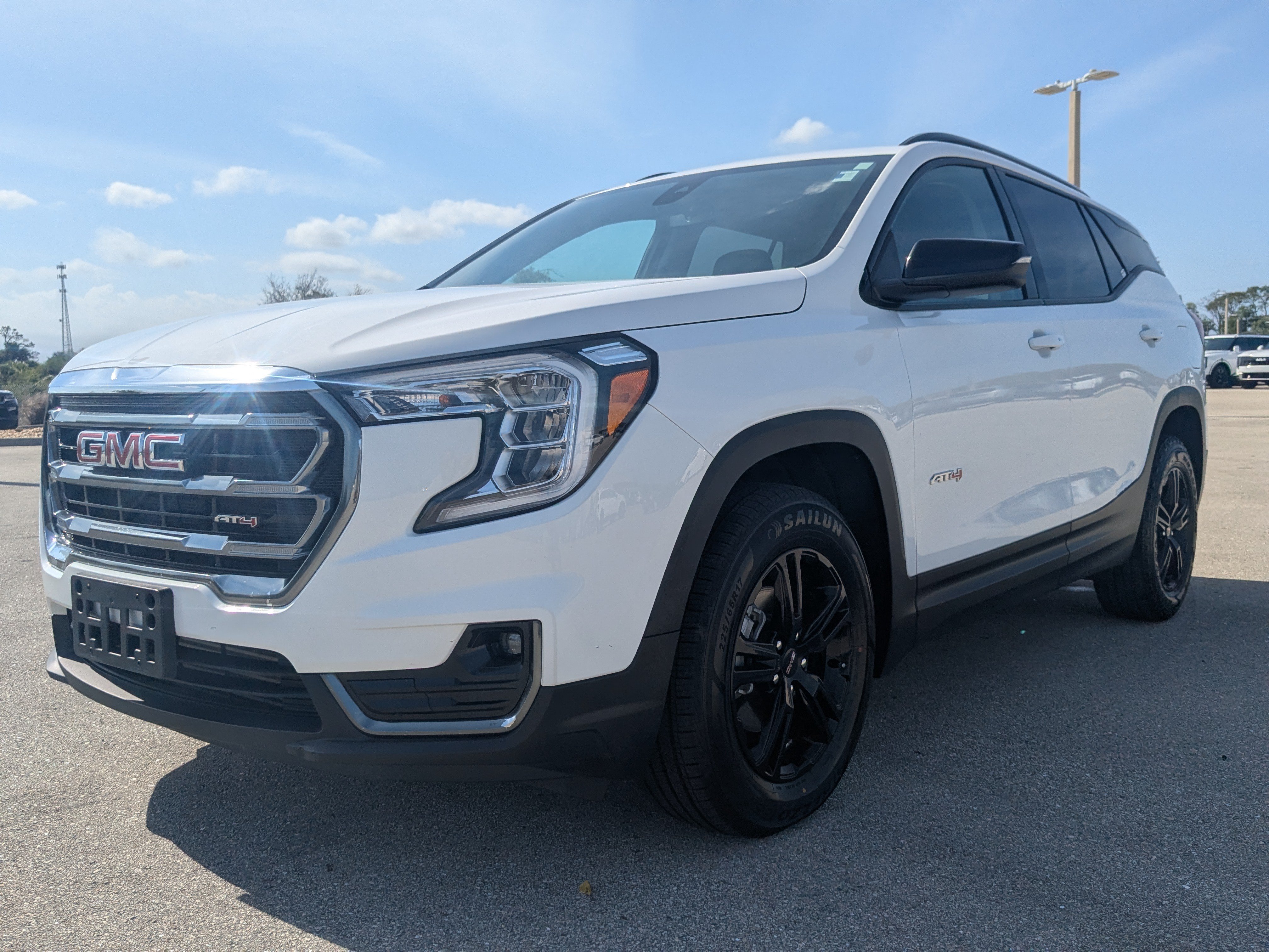 Used 2024 GMC Terrain AT4 AWD/4WD image 9
