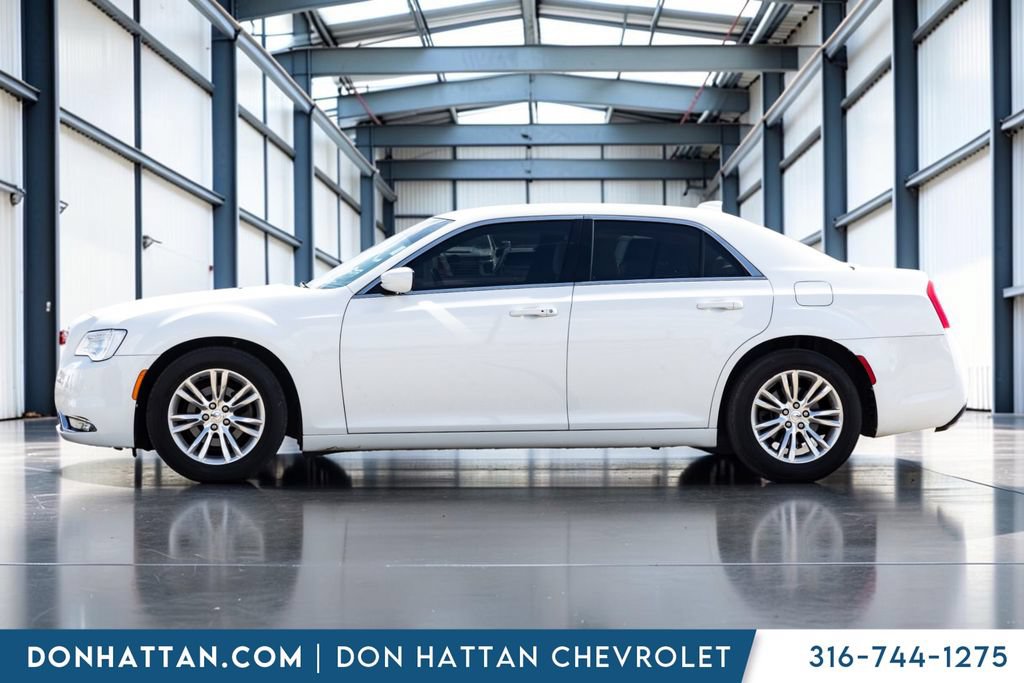 Used 2020 Chrysler 300 Touring w/ Driver Convenience Group RWD image 25