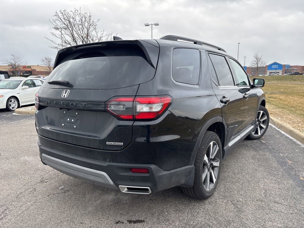 Used 2025 Honda Pilot Touring image 14