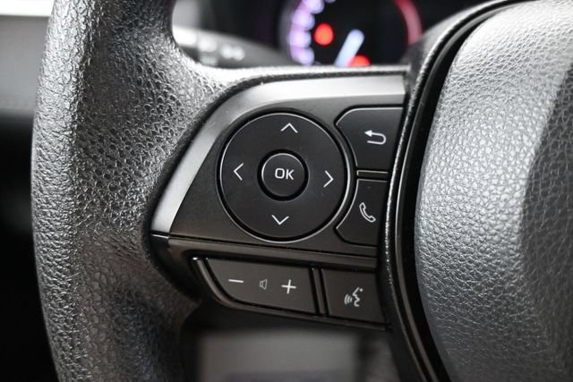 Used 2025 Toyota RAV4 XLE FWD image 15