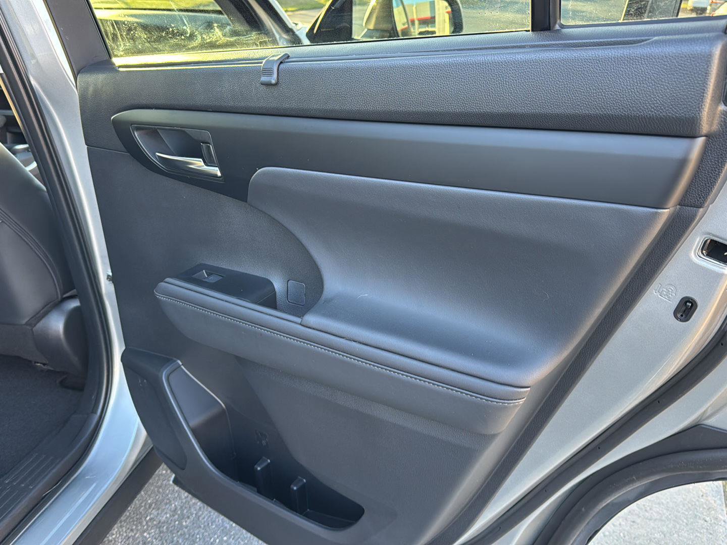 Certified 2025 Toyota Highlander XLE image 13