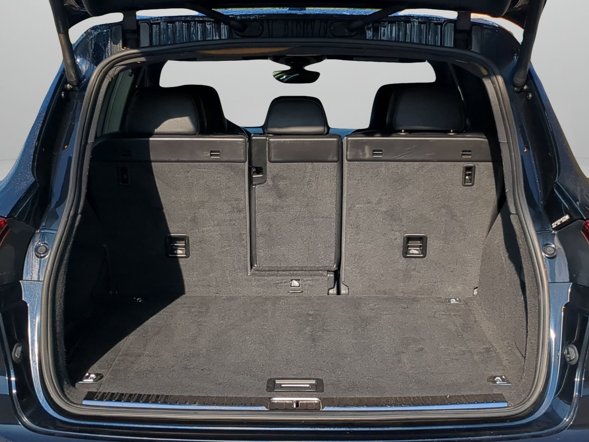 Used 2016 Porsche Cayenne image 38