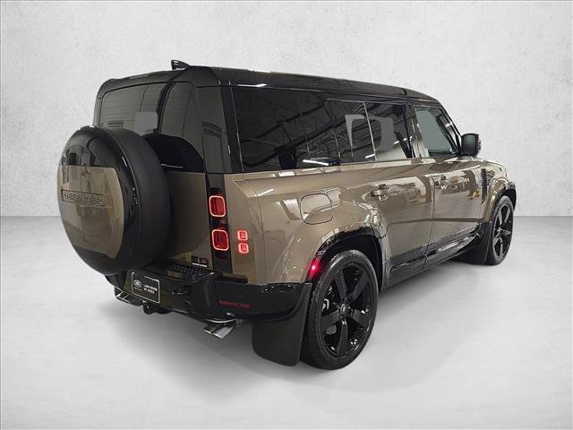 Used 2025 Land Rover Defender 110 X-Dynamic SE AWD/4WD image 5