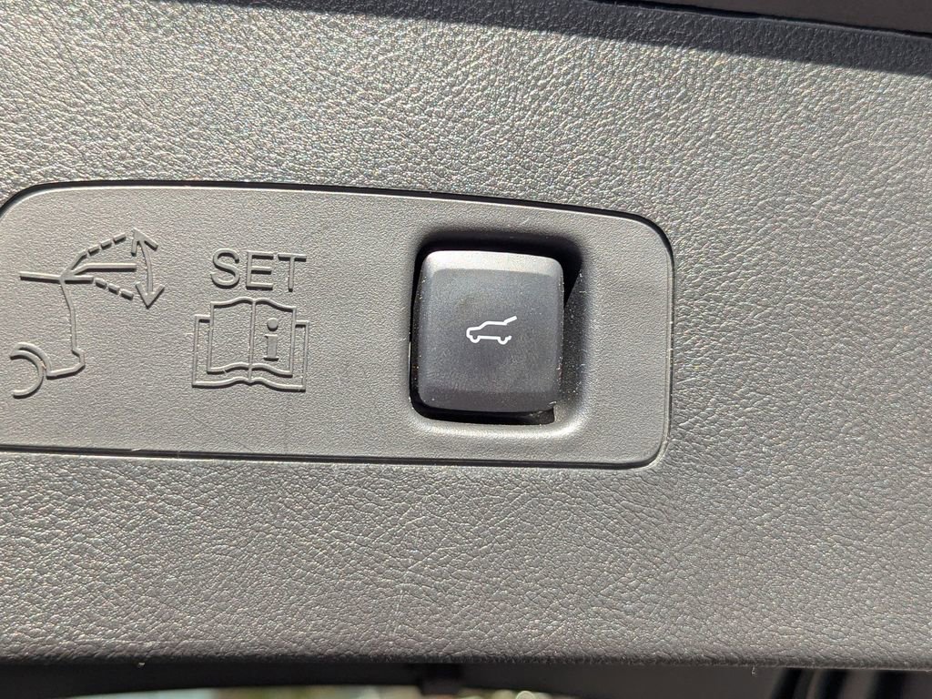 Used 2024 Lincoln Corsair Reserve image 13