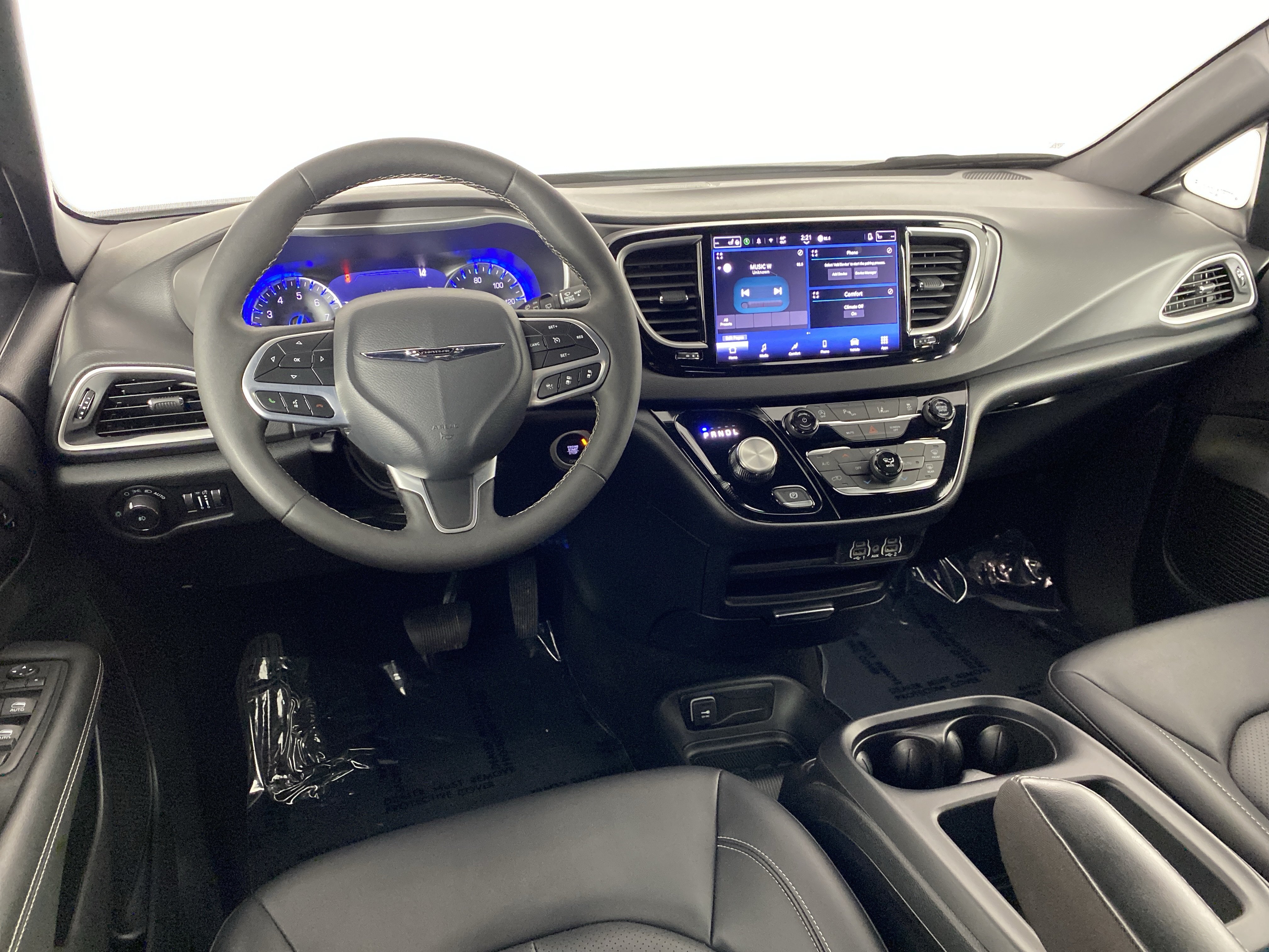 Used 2025 Chrysler Pacifica Select FWD image 18