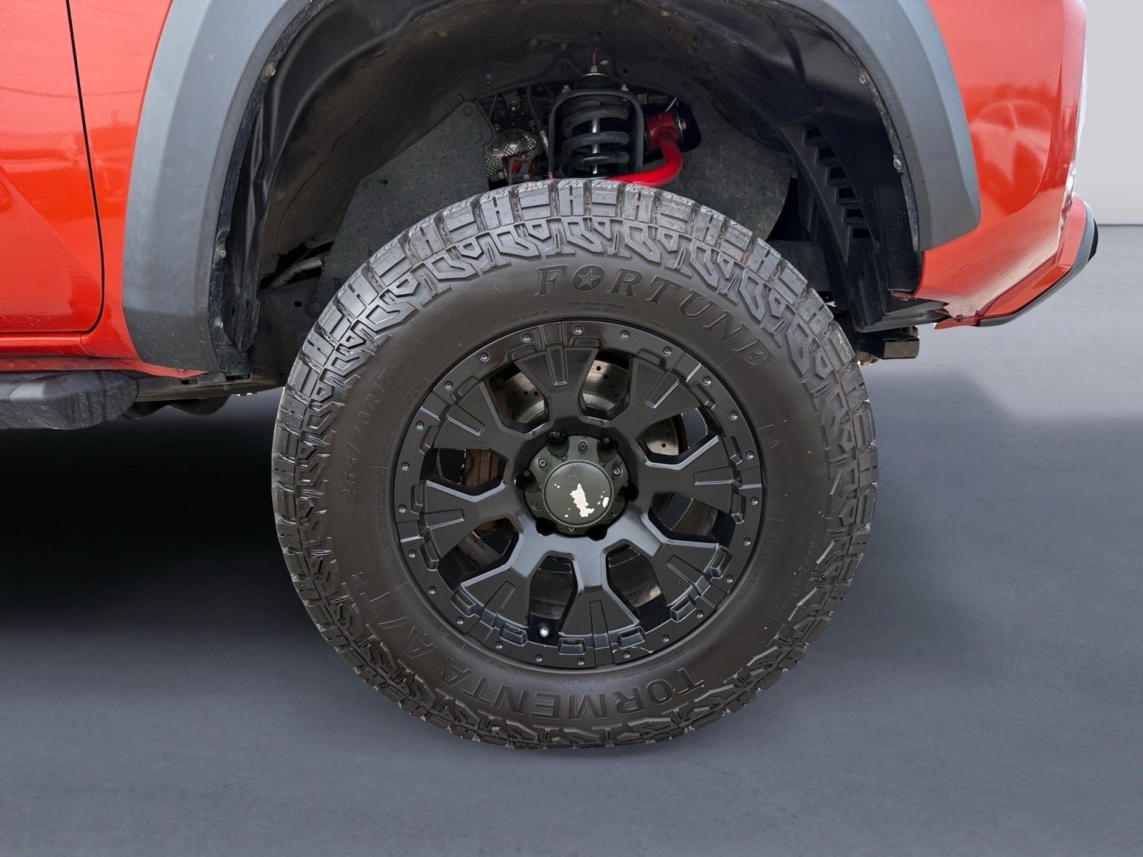 Used 2016 Toyota Tacoma TRD Off-Road w/ Premium & Technology Package AWD/4WD image 9
