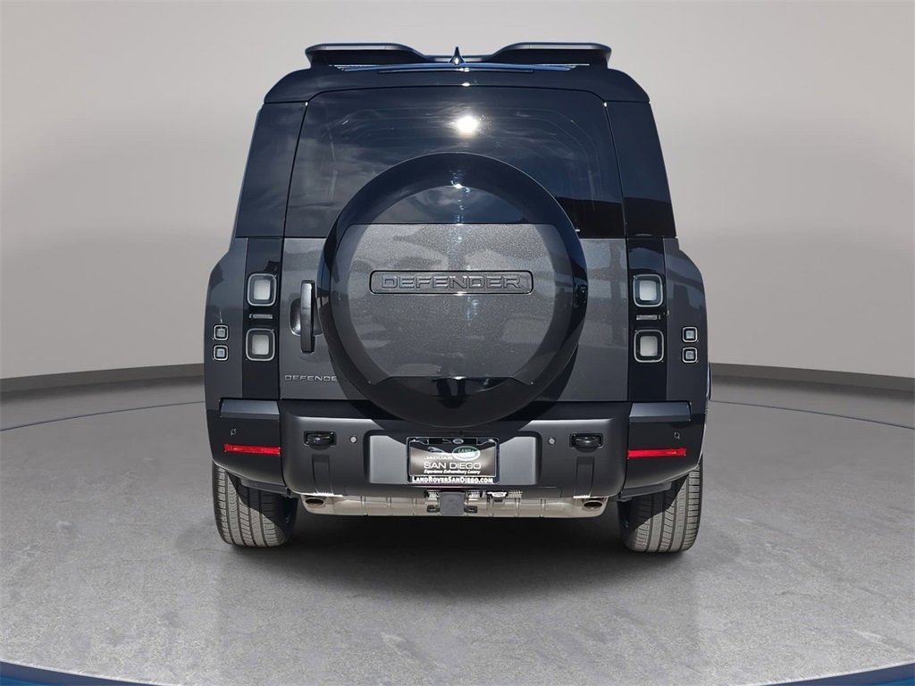 New 2026 Land Rover Defender 130 X-Dynamic SE image 6