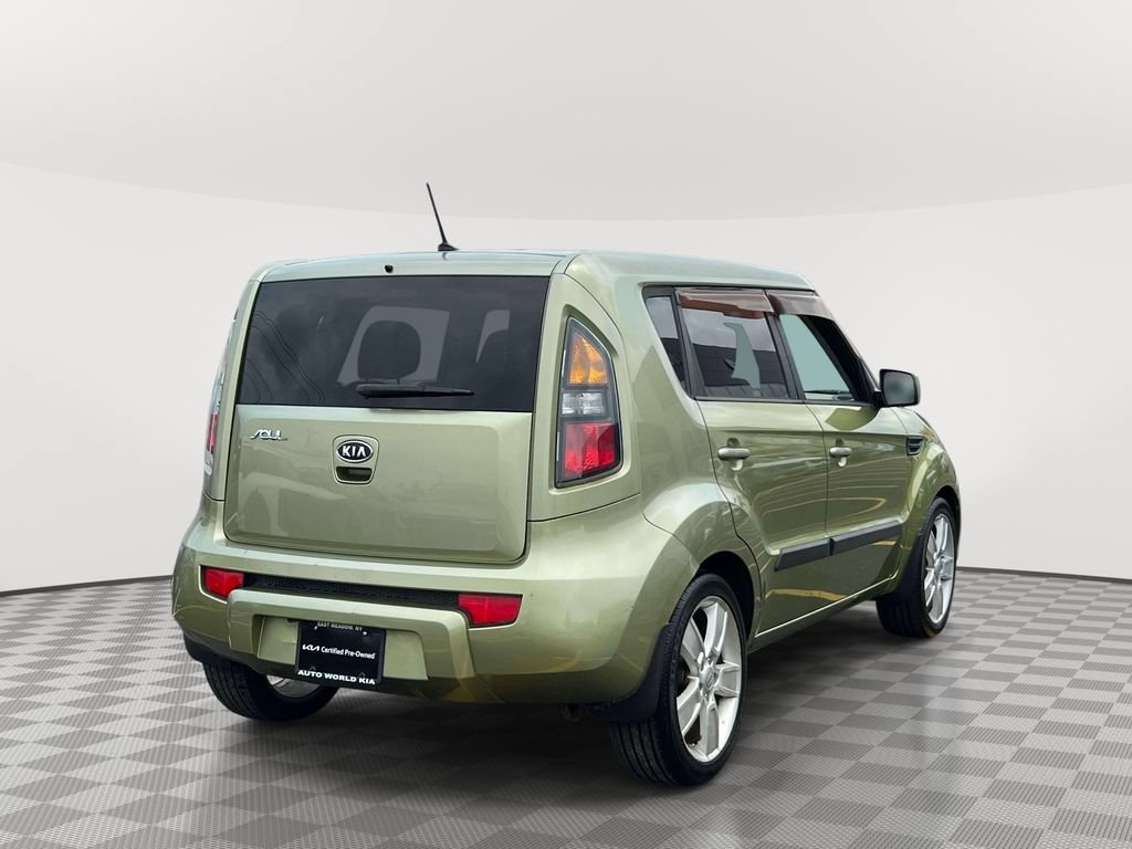 Used 2011 Kia Soul ! FWD image 4