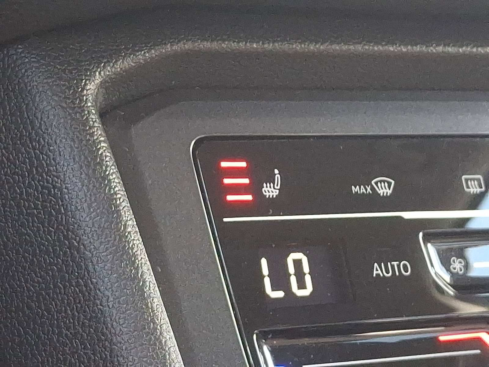 Certified 2022 Volkswagen Tiguan SE AWD/4WD image 24