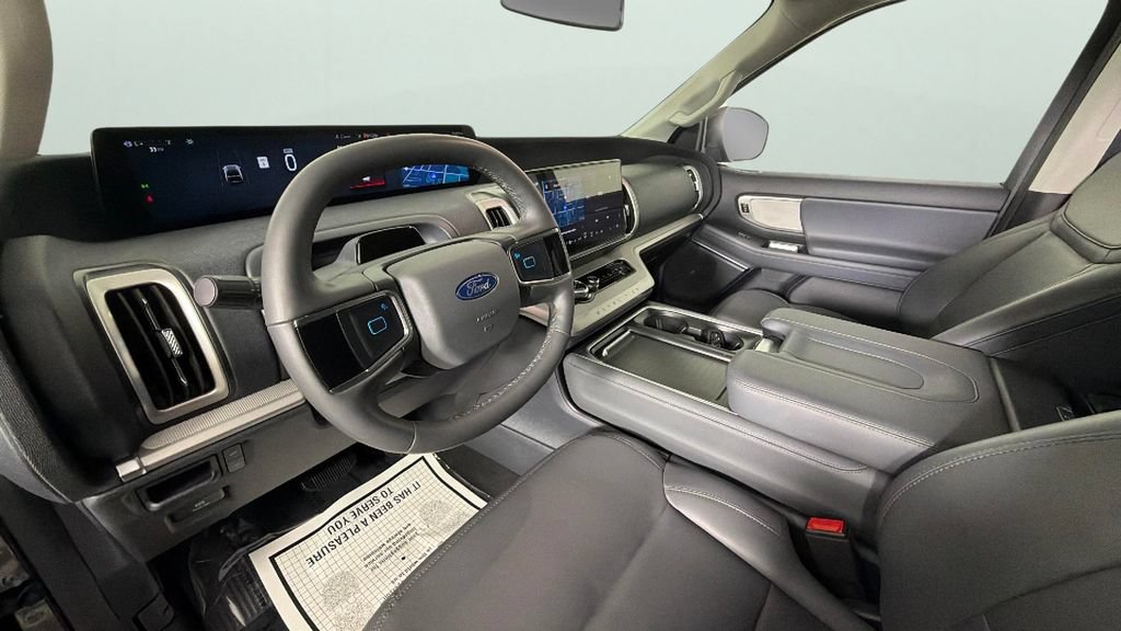 Used 2026 Ford Expedition Active RWD image 18