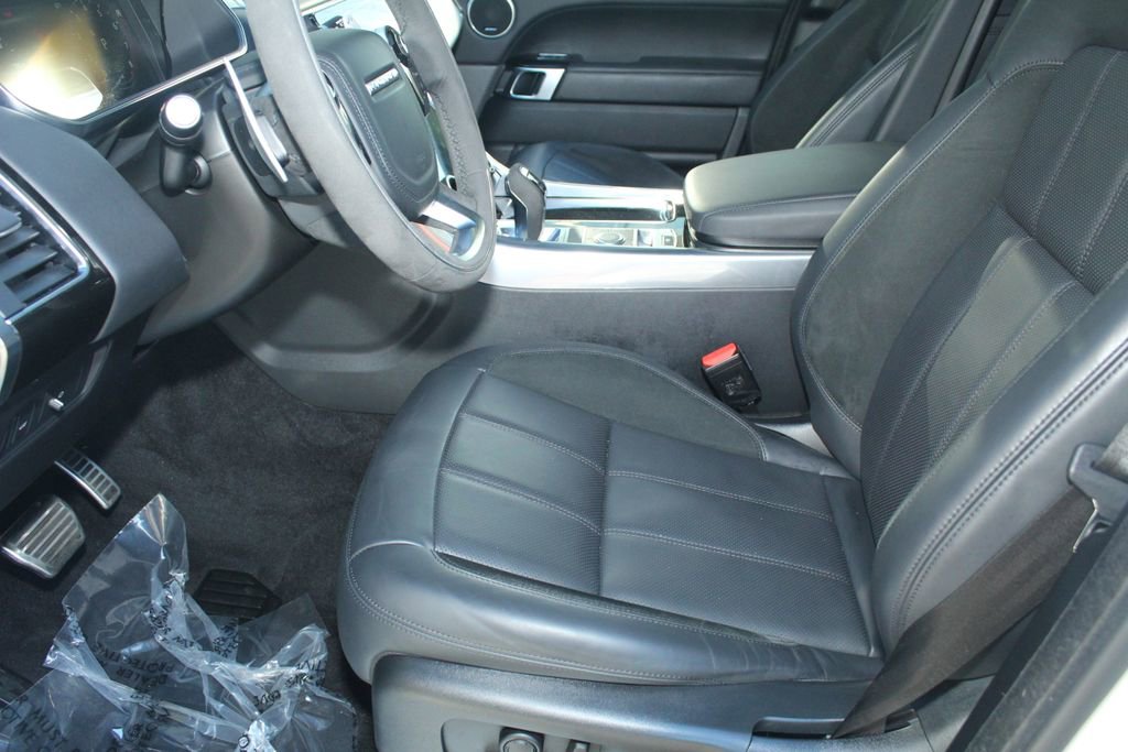 Used 2022 Land Rover Range Rover Sport HST image 22