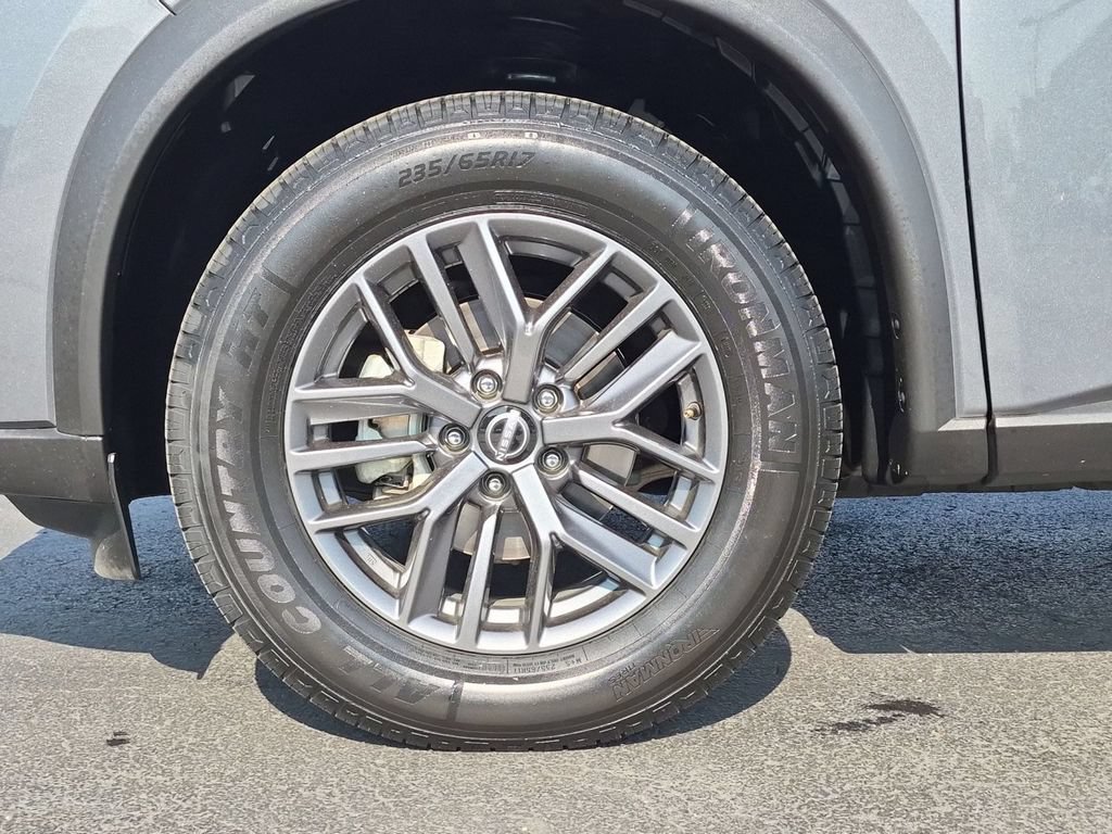 Used 2024 Nissan Rogue S AWD/4WD image 11