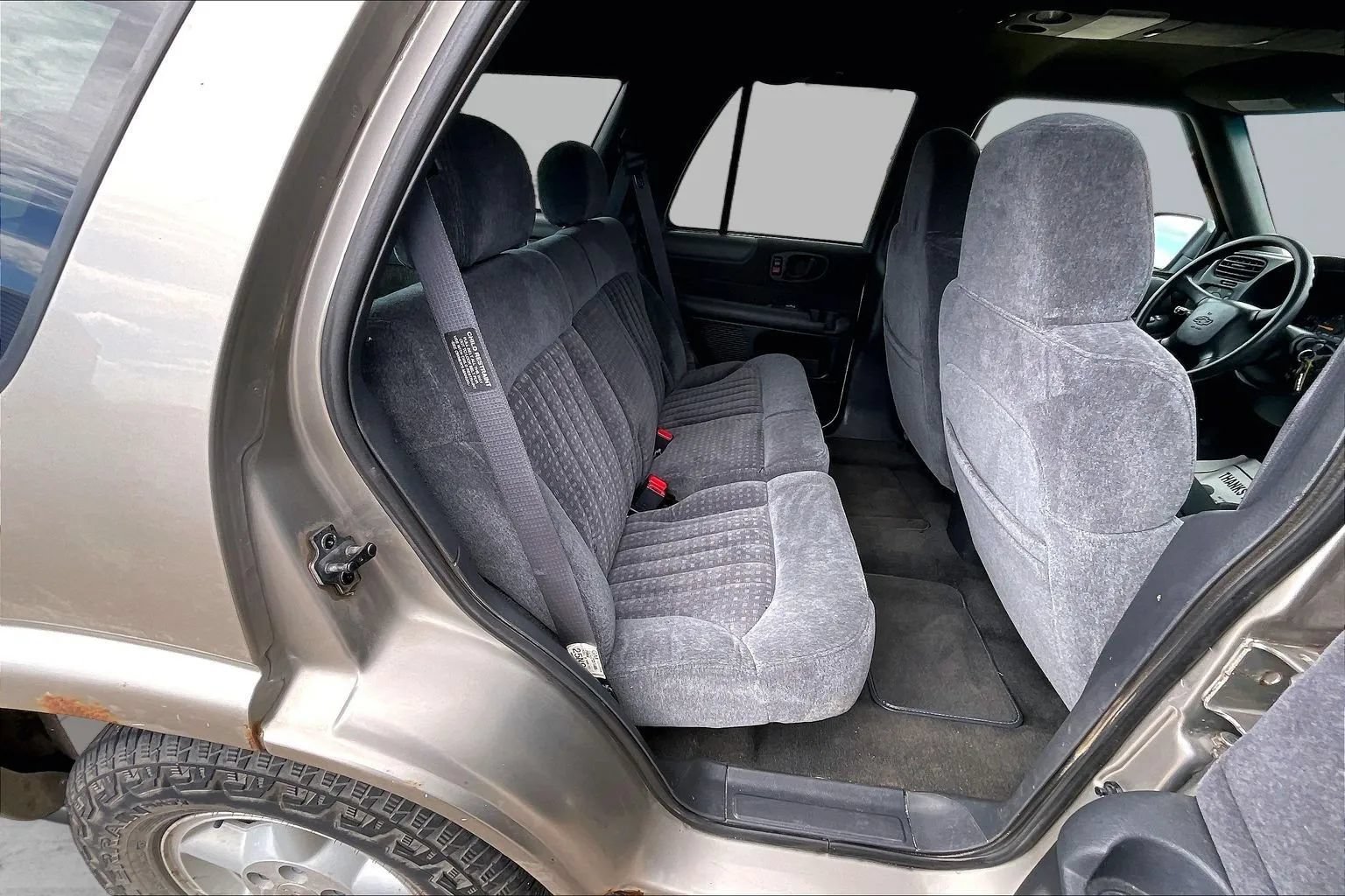 Used 2000 Chevrolet Blazer LS w/ LS Preferred Equipment Group AWD/4WD image 24