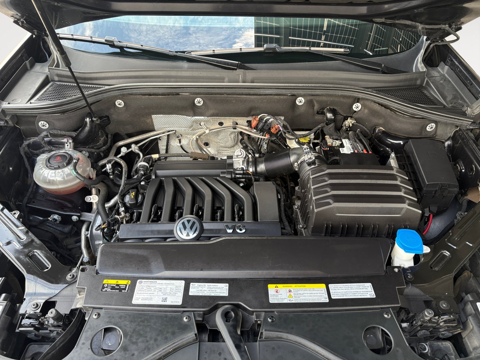 Certified 2022 Volkswagen Atlas SEL R-Line AWD/4WD image 27