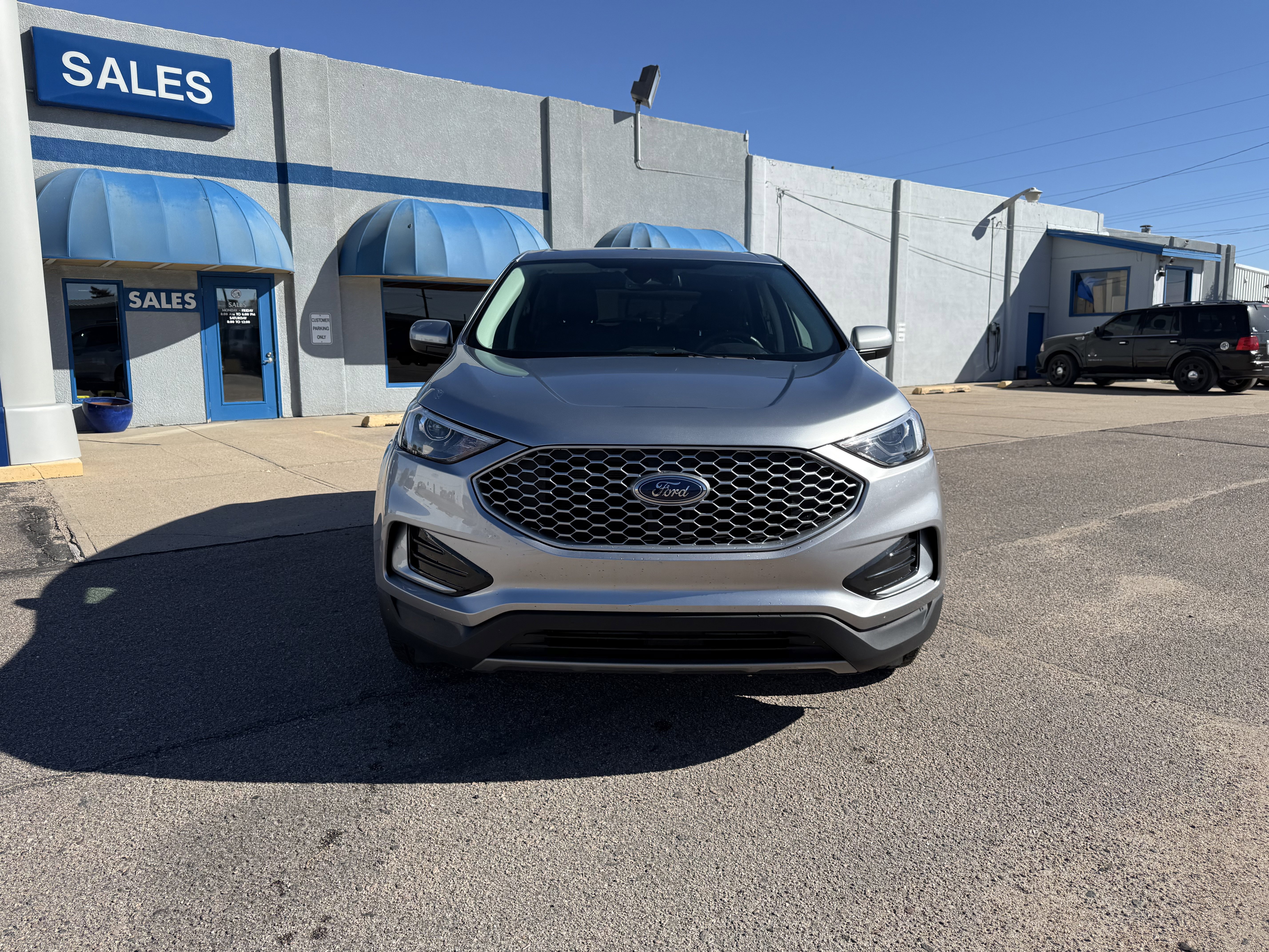 Used 2024 Ford Edge SEL image 2