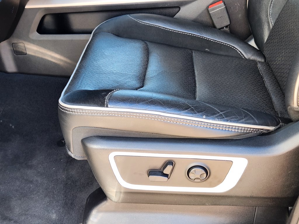 Used 2019 RAM 1500 Laramie AWD/4WD image 8