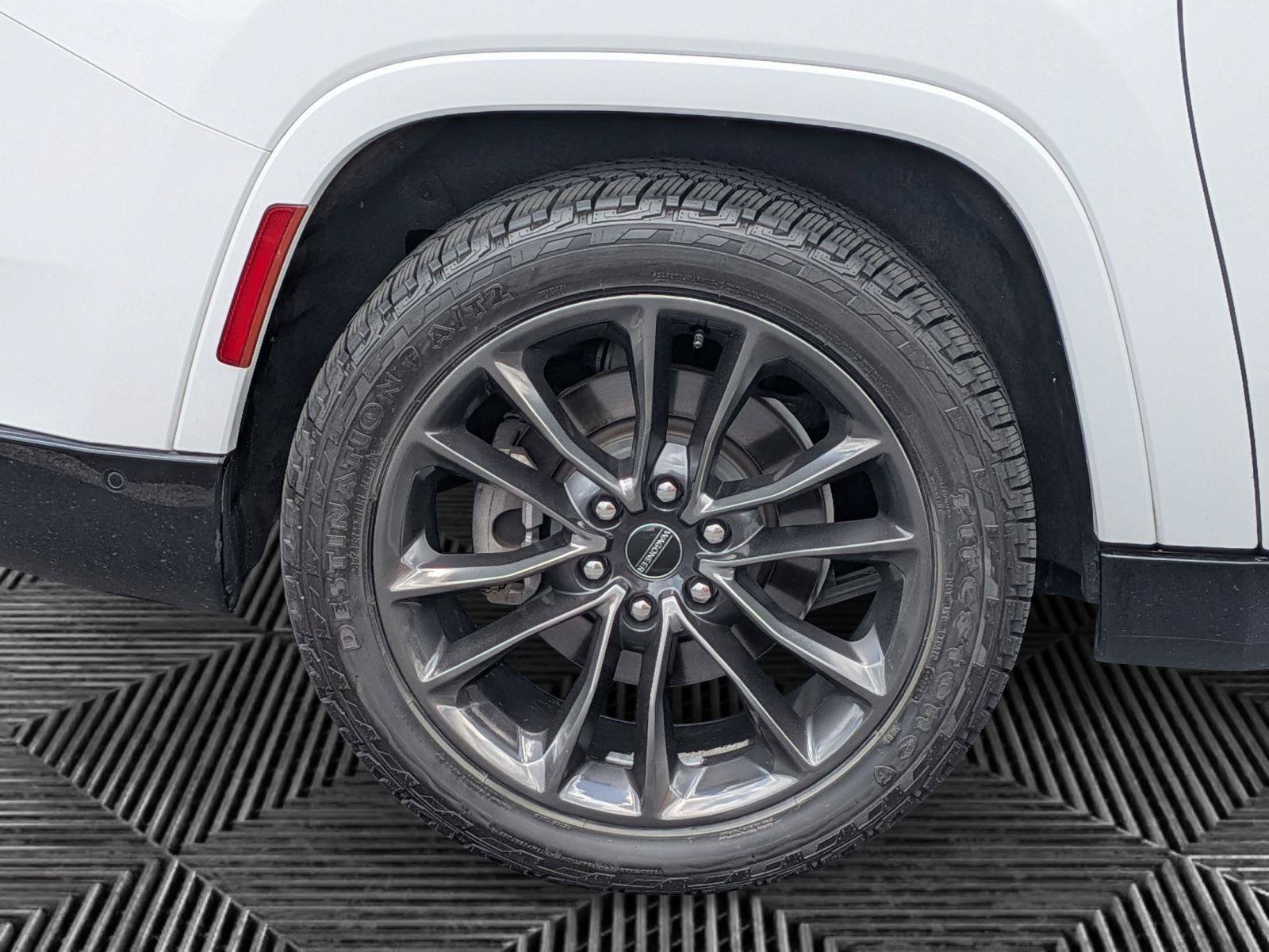 Certified 2024 Jeep Grand Wagoneer L Series III w/ Quick Order Packagew 28T AWD/4WD image 9