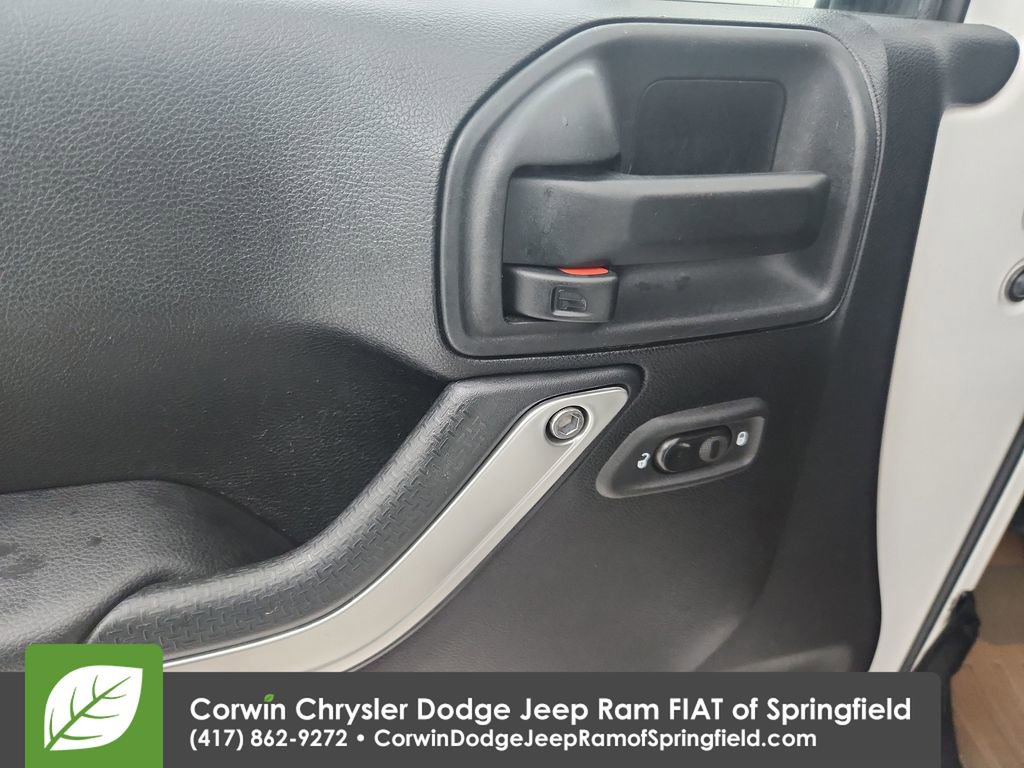 Used 2013 Jeep Wrangler Unlimited Sahara w/ Connectivity Group AWD/4WD image 20