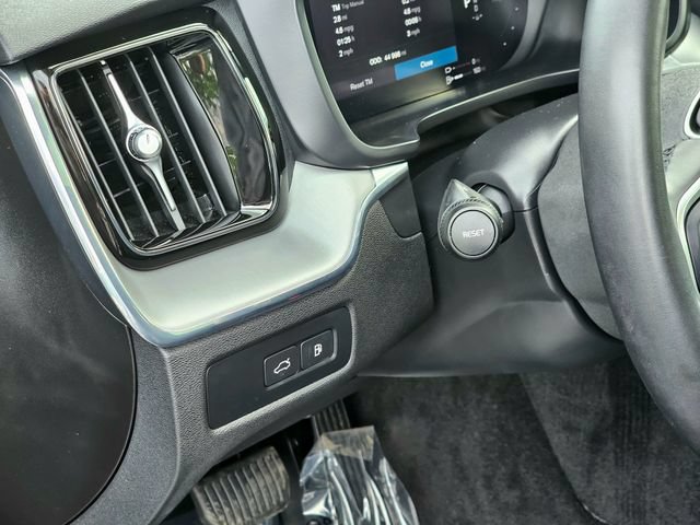 Used 2024 Volvo XC60 T8 Core AWD/4WD image 16