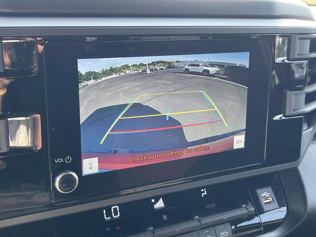 Used 2025 Toyota Tundra SR w/ SR Tow Package AWD/4WD image 31