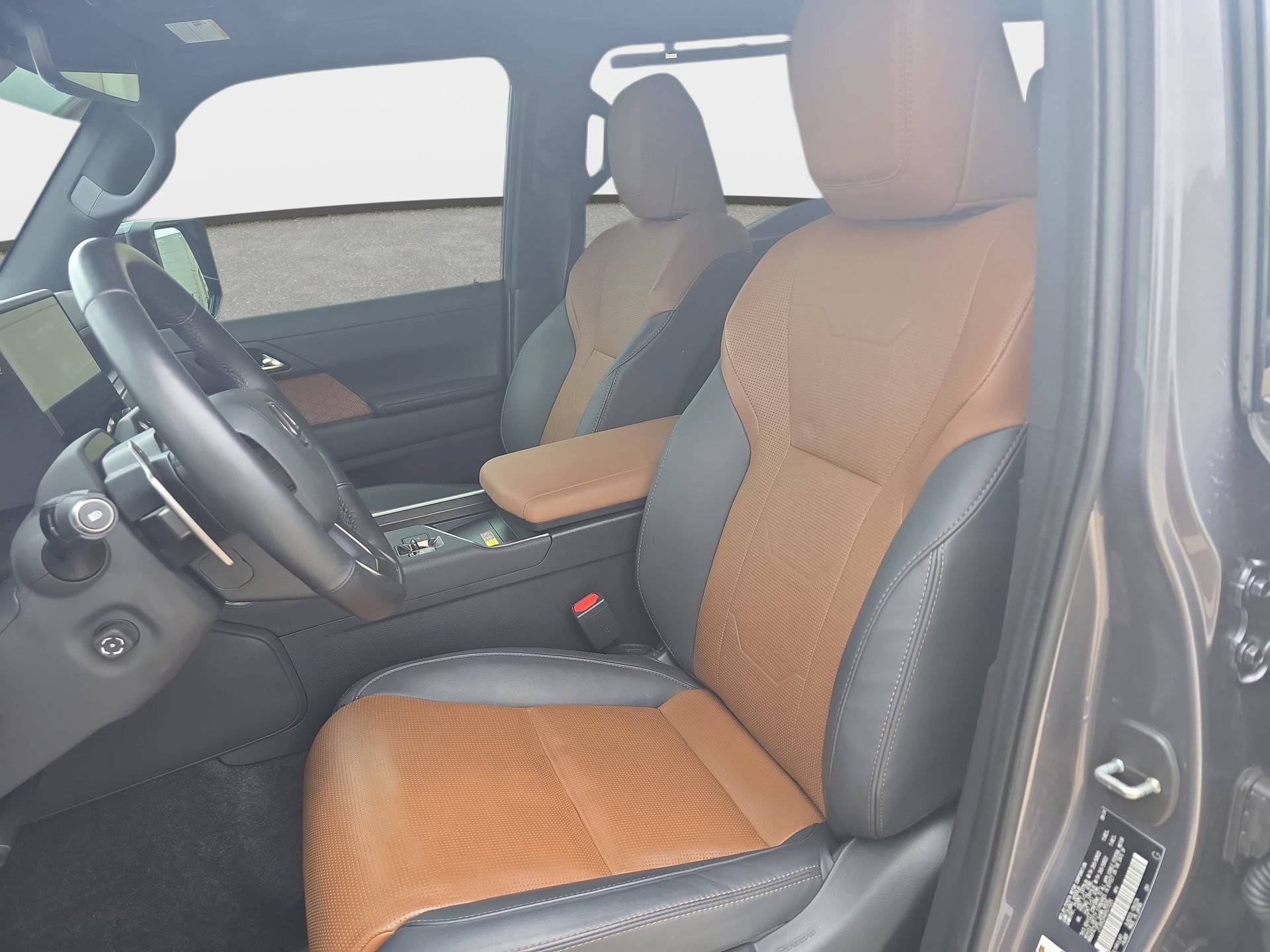 Used 2024 Lexus GX 550 w/ Accessory Package (Z1) AWD/4WD image 15