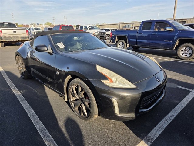 Used 2014 Nissan 370Z Touring w/ Sport Package image 2