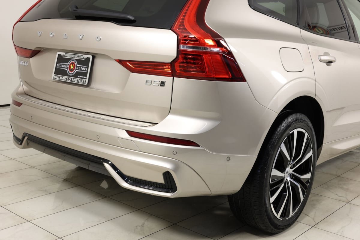 Used 2025 Volvo XC60 B5 Plus w/ Protection Package Premier AWD/4WD image 42