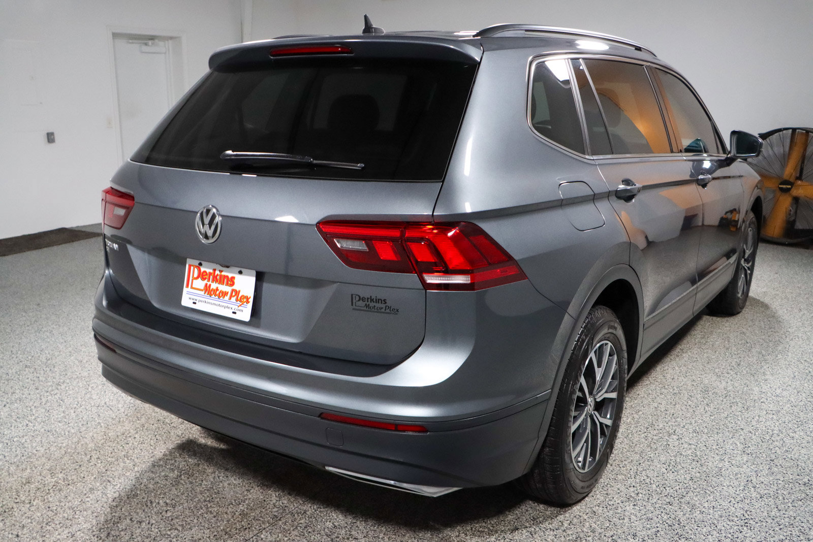 Used 2019 Volkswagen Tiguan SEL Premium R-Line image 7