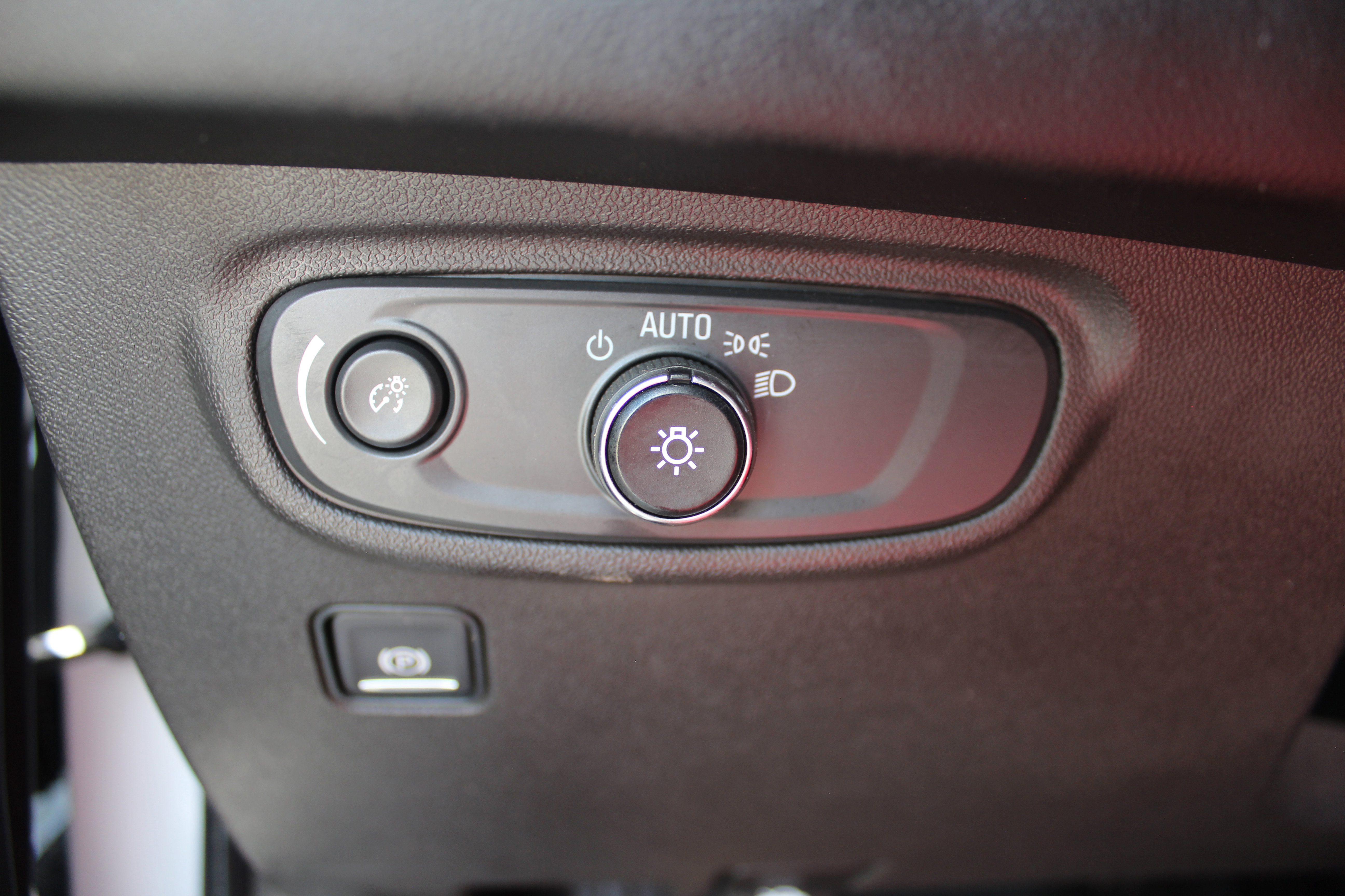 Used 2021 GMC Terrain SLE w/ Driver Convenience Package image 25